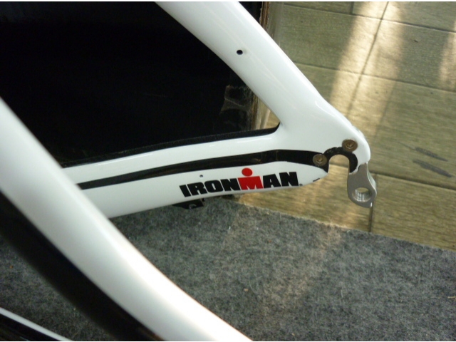 さり気なくアイアンマンロゴ