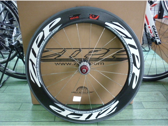 808　Ｆ￥121800（税込）
　　　Ｒ￥149100（税込）