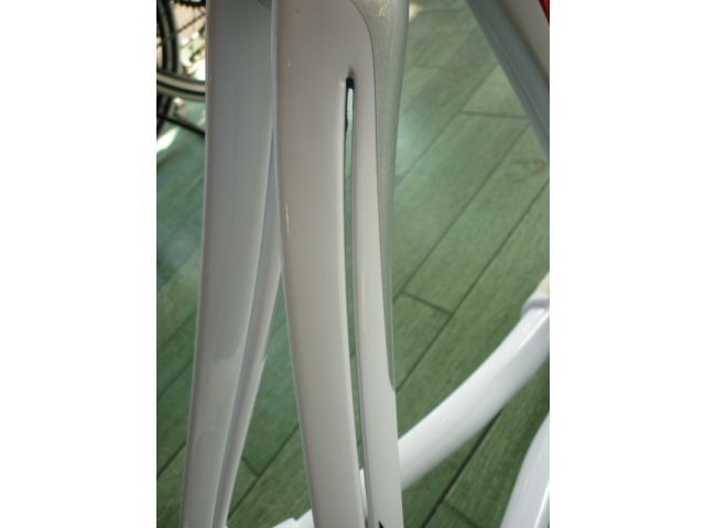 エアロ効果抜群！
DI2対応フレーム