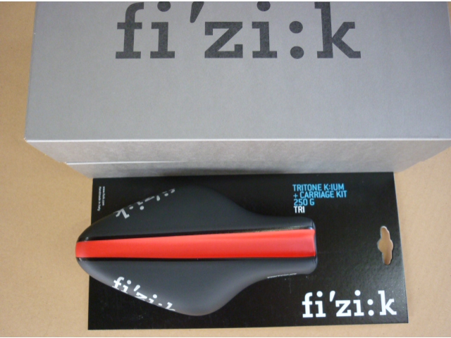 フィジーク トライトーン Tritone - TT,トライアスロンサドル Amazon | FIZIK(フィジーク) TRITONE(トライトーン) 5.5 kium
