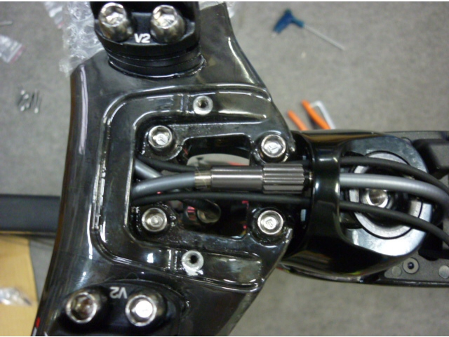 ハンドル内苦労しました。