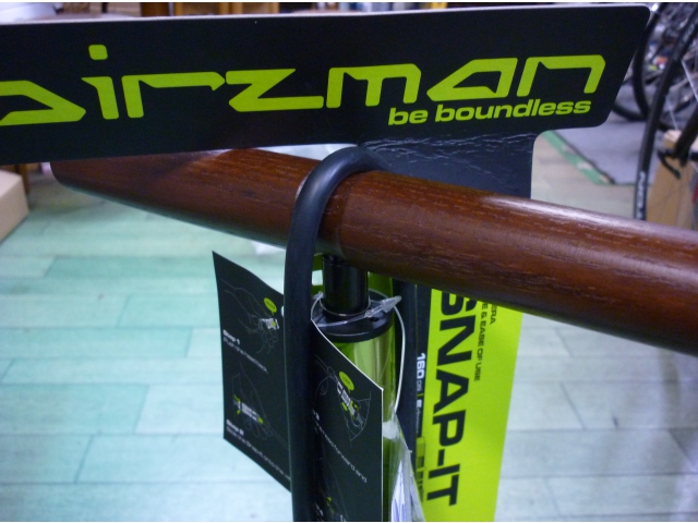 高級感のウッドハンドル