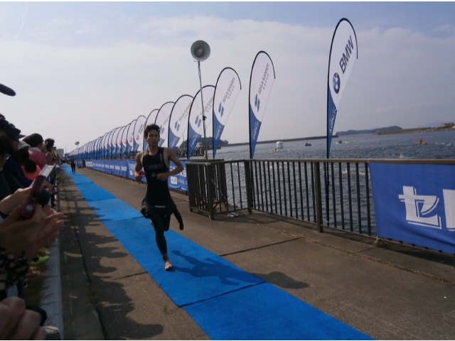 ウェットスーツ３名とも