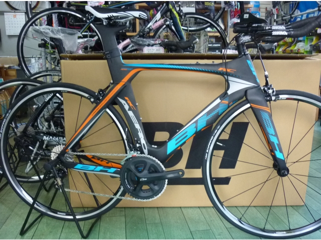 BH TRIATHLON エアロライト RC 入荷中