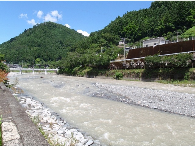 水窪駅付近です。