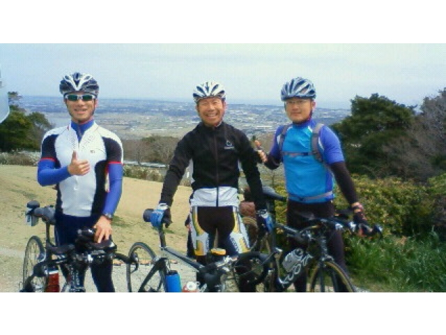 田原：蔵王山頂にて<BR>左から高橋さん、河合さん、中田さん