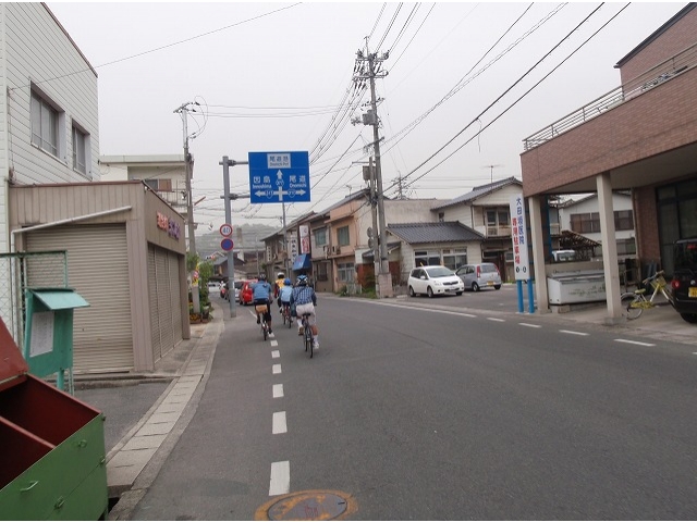 向島を尾道港へ向かって走ります。