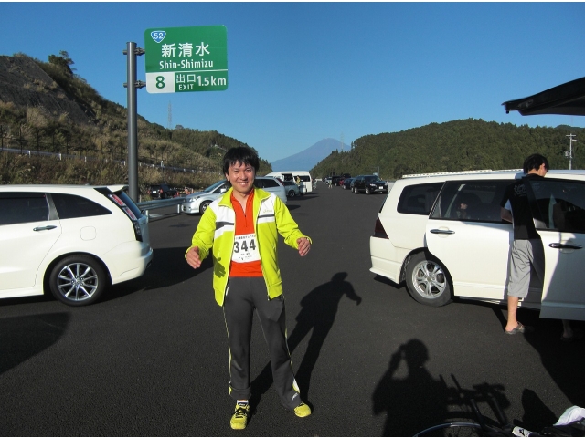 富士山をバックに田中選手