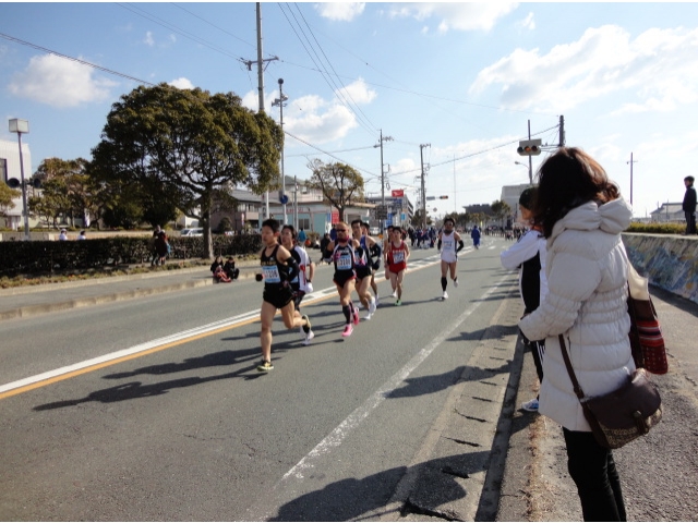 3km地点でのトップ争いです