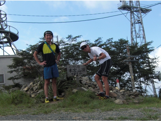 本宮山　頂上にて