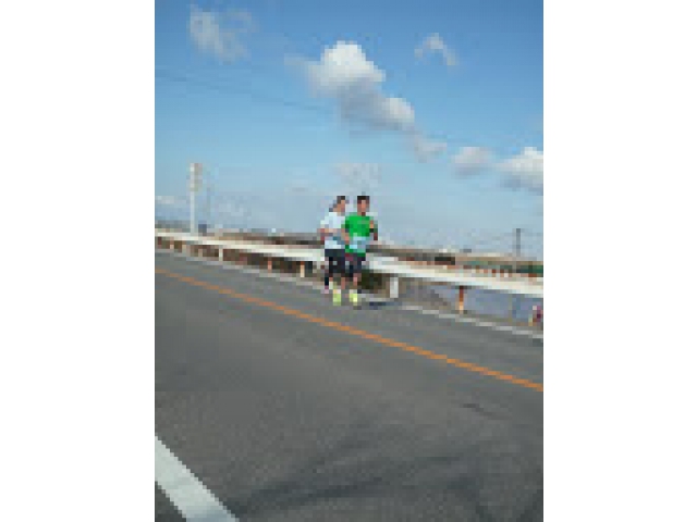 高波選手（緑）