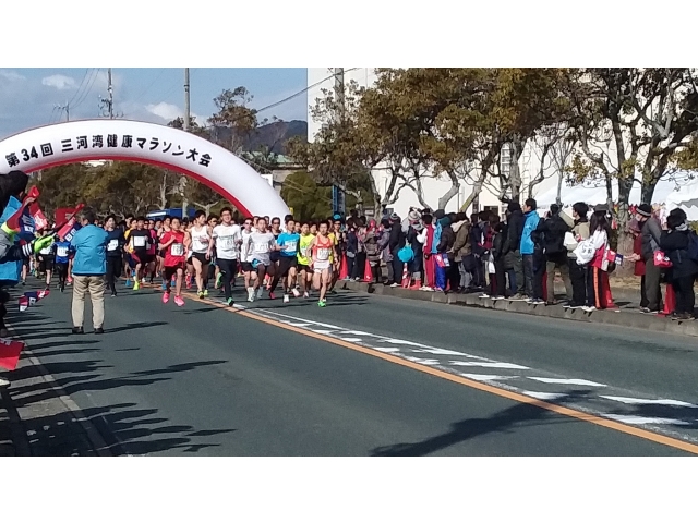 10kmの部のスタート風景