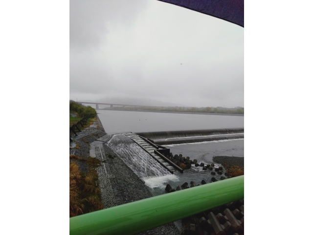 雨の富士川！富士山は想像で(;・∀・)