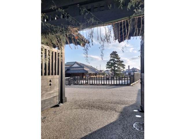 新居の関所通過！まだ開門前(関所営業前)でしたので素通りっす(´；ω；`)