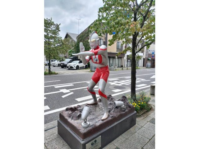 須賀川市内にウルトラマン関係が多数。円谷プロと関係があるらしいが